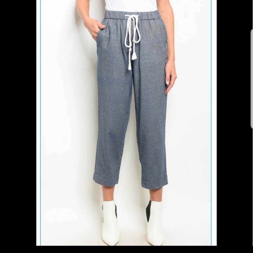 💥SALE💥Cute and Fashionable Capri Denim Pants